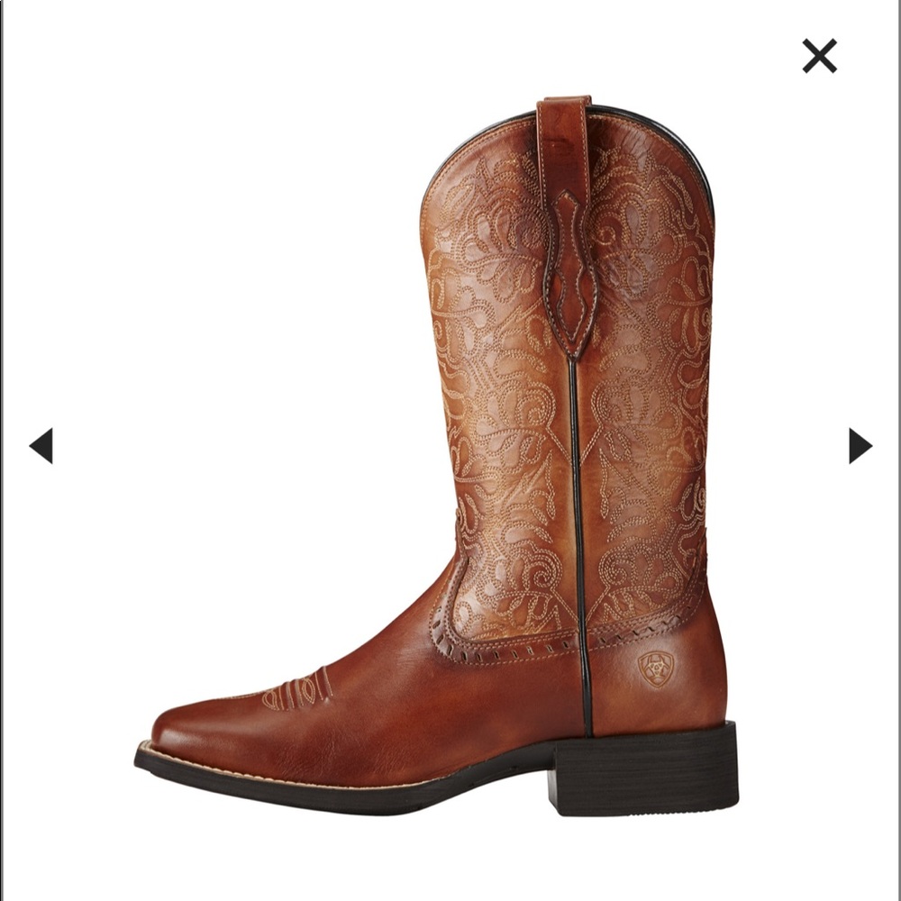 🌸 Round Up Remuda Ariat Cowboy Boot size 9